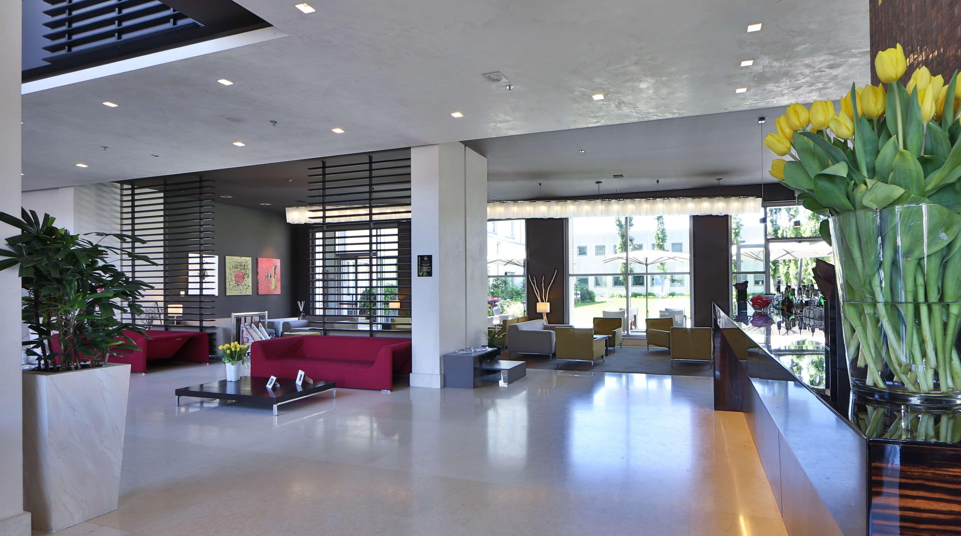 Best Western Plus Hotel Le Favaglie Cornaredo Exterior photo