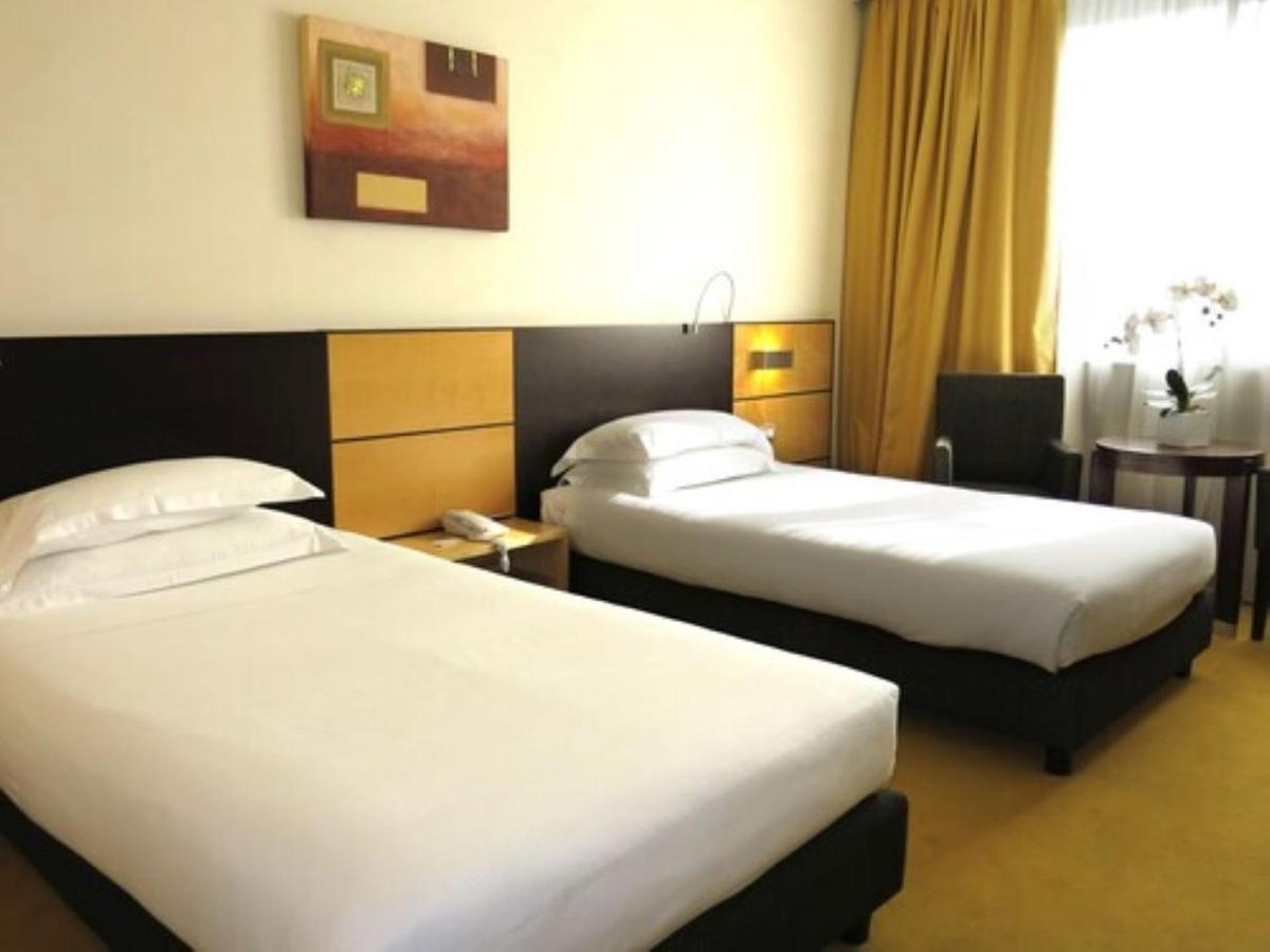Best Western Plus Hotel Le Favaglie Cornaredo Exterior photo
