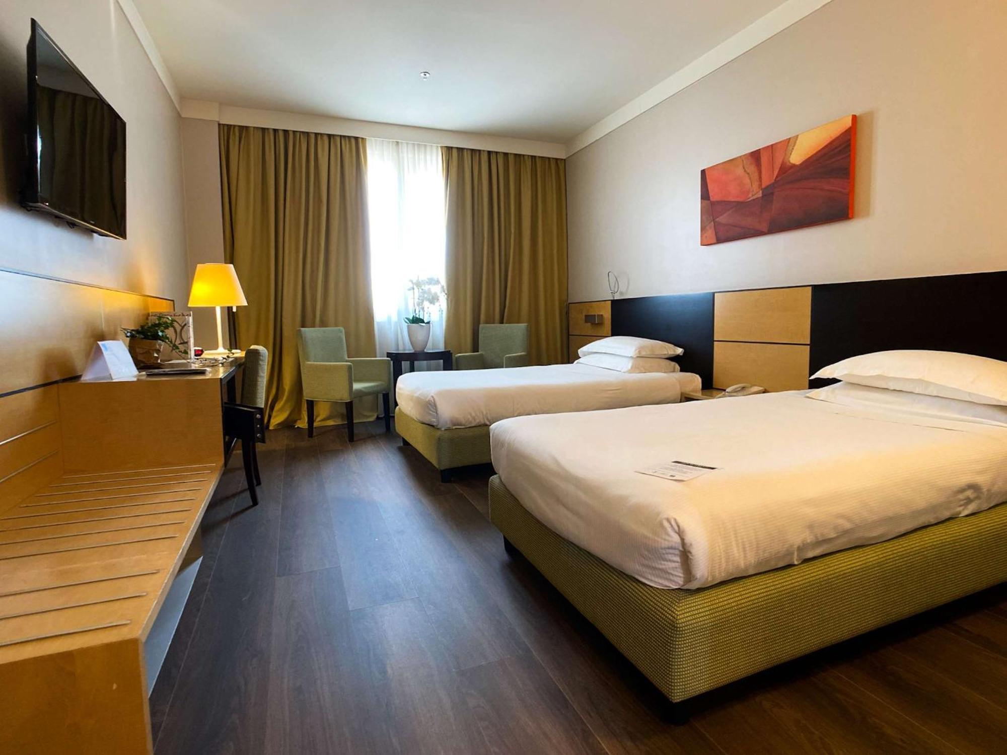 Best Western Plus Hotel Le Favaglie Cornaredo Exterior photo